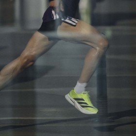 Adizero Boston 13 - Chaussure Homme - Solar Yellow / Aurora Plum / Powder Plum